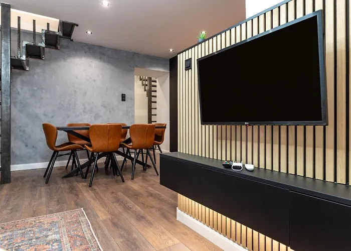Downtown Luxury By Stlcz With 2 Bathrooms